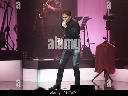 Sir Cliff Richard esegue a Manchester Bridgewater Hall dotata di: Cliff Richard dove: Manchester, Regno Unito quando: 12 Ott 2018 Credit: Sakura/WENN.com Foto Stock