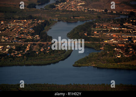 Il Volga delta del fiume vista aerea nella regione di Astrakhan, Russia Foto Stock