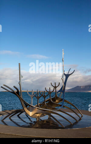 Sunvoyager scultura in Reykjavik Islanda Foto Stock