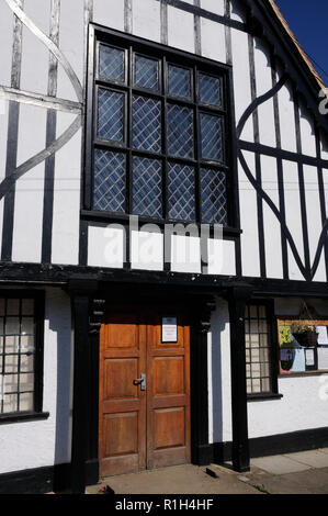 Village Hall di Hunsdon, Hertfordshire, in piedi al centro del villaggio, è stato originariamente utilizzato come scuola e come una mensa durante la Seconda Guerra Mondiale. Foto Stock