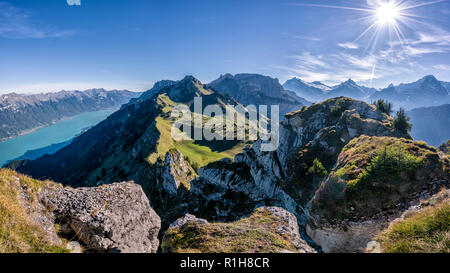 Il lago di Brienz, vista da Oberberghorn, Schynige Platte, Alpi Bernesi, Svizzera Foto Stock