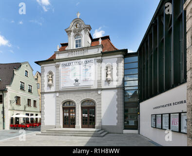 Teatro di Stato di Svevia, ex chiesa edificio di Memmingen monastero agostiniano, completato da interni in stile contemporaneo Foto Stock