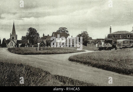 Brockham è un villaggio e parrocchia civile nella Mole del distretto della valle del Surrey, Inghilterra. Si trova a circa 2,4 km a est di Dorking e a 4 miglia (6,4 km a ovest di Reigate. Il villaggio si trova a sud di Box Hill, con il Fiume Mole che scorre verso ovest attraverso il villaggio. Al censimento del 2011, aveva una popolazione di 2,868 Foto Stock