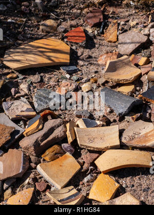 Pottery sherds, Homolovi II sito, Rovine Homolovi parco statale, Winslow, Arizona. Foto Stock