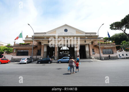 San Paolo stazione di Roma - Lido linea ferroviaria. Foto Stock
