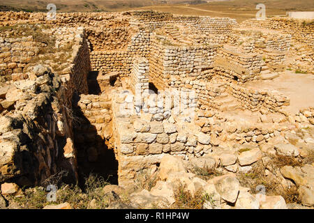 Vista di Sumhuram (la piccola città fortificata), un sud Arabian sito archeologico vicino a Taqah. La regione di Dhofar di Oman. Foto Stock