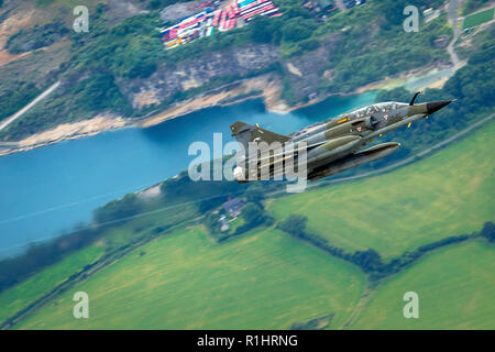 Francia Air Force Mirage 2000 in volo. Fotografato a Royal International Air Tattoo (RIAT) Foto Stock