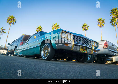 Un tipo di lowrider auto personalizzata sulla Spiaggia di Venice, California Foto Stock