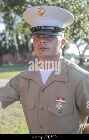 Pfc. Andrew S. Floren, onore graduate per plotone 3078, Lima Company, 3a reclutare battaglione di formazione, laureato boot camp il 5 ottobre 2018. Floren è da Longwood, Fla. Foto Stock