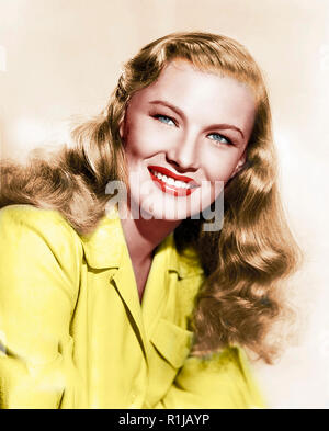 Veronica Lake (nato Constance Frances Marie Ockelman; Novembre 14, 1922[1] ñ Luglio 7, 1973) è stato un film americano, stadio, e televisione attrice. Il lago ha vinto entrambi i popolari e di successo di critica per il suo ruolo in Sullivan viaggi e per la femme fatale ruoli in film noirs con Alan Ladd, durante il 1940s. Anche lei era ben noto per il suo peek-a-boo acconciatura. Il lago della carriera aveva cominciato a declinare dalla fine degli anni quaranta, in parte a causa del suo alcolismo. Lei ha fatto un solo film negli anni cinquanta ma è comparso in alcuni ospiti ruoli di comparsa in televisione. Lei torna alla schermata nel 1966 con un ruolo nel film Footste Foto Stock