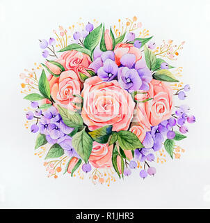 Bouquet in forma di una sfera, a sinistra delle rose rosa lilla e ortensie e decorata con vari tipi di foglie verdi Foto Stock