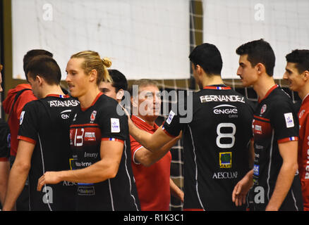 Novi Sad,Serbia 13 novembre 2018 CEV volleyball champions league terzo turno di qualifiche match tra Vojvodina NS Seme(Serbia) e Chaumont VB 52 HM(Francia) foto Nenad Mihajlovic Credito: Nenad Mihajlovic/Alamy Live News Foto Stock