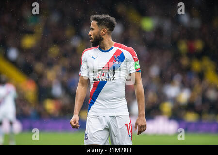 WATFORD, Inghilterra - 26 agosto: Andros Townsend (10) di Cristallo Palace durante il match di Premier League tra Watford FC e Crystal Palace a Vicarage Road il 26 agosto 2018 a Watford, Regno Unito. (MB Media ) Foto Stock