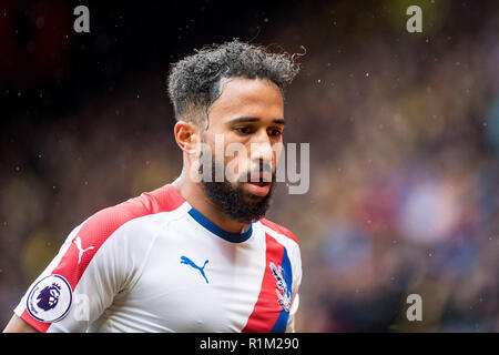 WATFORD, Inghilterra - 26 agosto: Andros Townsend (10) di Cristallo Palace durante il match di Premier League tra Watford FC e Crystal Palace a Vicarage Road il 26 agosto 2018 a Watford, Regno Unito. (MB Media ) Foto Stock