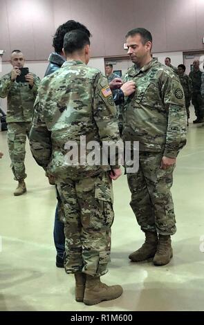 James Miller, un cappellano con il Taylor-basato 210th Polizia Militare battaglione, Michigan Guardia nazionale, è stato promosso a importanti, Ottobre 13, 2018 in occasione di una cerimonia che si terrà in Taylor Armory. (Michigan Guardia Nazionale Foto Stock