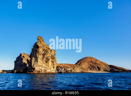 Pinnacolo di roccia su Bartolome Island, Galapagos, Ecuador Foto Stock