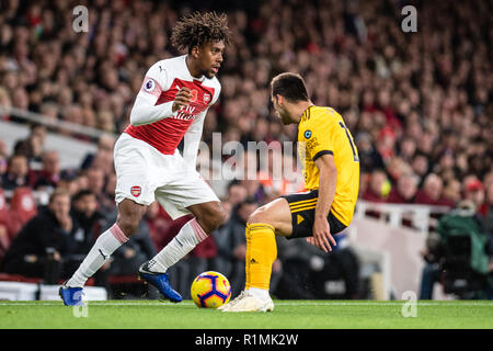 Londra, Inghilterra - novembre 11: Alex Iwobi di Arsenal durante il match di Premier League tra l'Arsenal FC e Wolverhampton Wanderers all'Emirates Stadium il 11 novembre 2018 a Londra, Regno Unito. (MB Media) Foto Stock