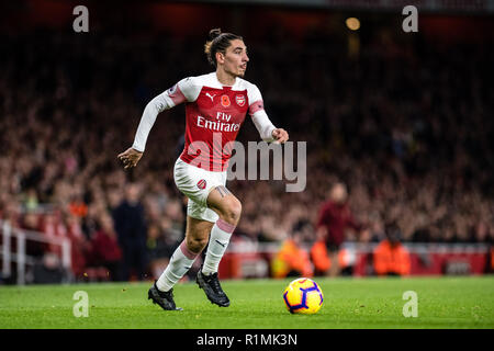 Londra, Inghilterra - 11 novembre: Héctor Bellerín di Arsenal durante il match di Premier League tra l'Arsenal FC e Wolverhampton Wanderers all'Emirates Stadium il 11 novembre 2018 a Londra, Regno Unito. (MB Media) Foto Stock