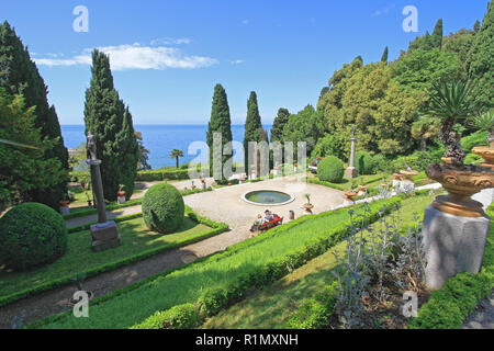 Trieste, Italia - 18 Maggio 2010: il Parco del Castello di Miramare Gardens Vicino a Trieste, Italia. Foto Stock