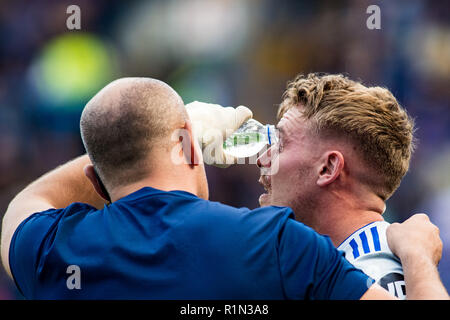 Londra, Inghilterra - 15 settembre: Danny Ward di Cardiff City ricevendo cure mediche durante il match di Premier League tra Chelsea FC e Cardiff City a Stamford Bridge il 15 settembre 2018 a Londra, Regno Unito. (MB Media) Foto Stock