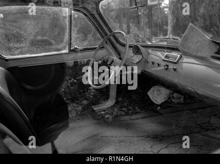 Vista interna con accessori in pelle. Fiat 500 ultimo secolo auto d'epoca. 1950 1960 1970 1980 1990 Toscana Italia Europa Foto Stock