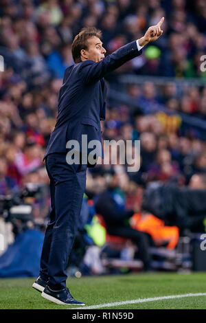 Barcellona, Spagna - 28 ottobre: Julen Lopetegui capo allenatore del Real Madrid CF reagisce durante la Liga match tra FC Barcelona e Real Madrid CF al Camp Nou il 28 ottobre 2018 a Barcellona, Spagna. David Aliaga/MB Media Foto Stock