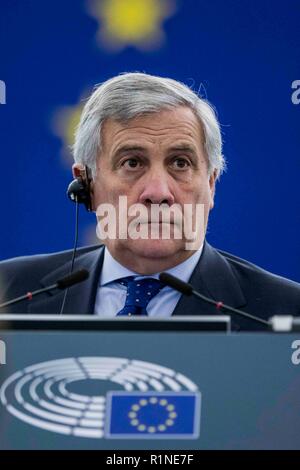 Il Parlamento europeo Il Presidente Antonio Tajani visto durante il dibattito circa il futuro dell'Europa con i membri del Parlamento europeo a Strasburgo, Francia orientale. Foto Stock