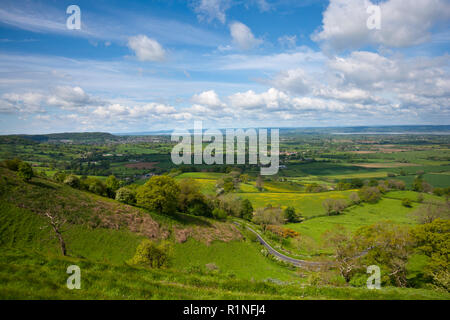 Picco Coaley viewpoint vista sul Severn Vale dal Cotswold scarpata vicino Nympsfield, Gloucestershire, Regno Unito Foto Stock