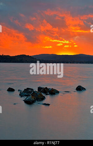 Tramonto sulla baia di Haviland, Lago Superior, Haviland rive, Ontario, Canada Foto Stock