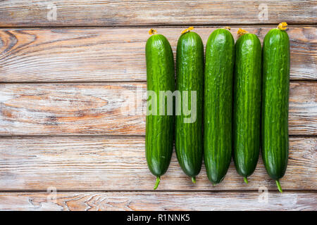 I cetrioli verdi per insalata Foto Stock