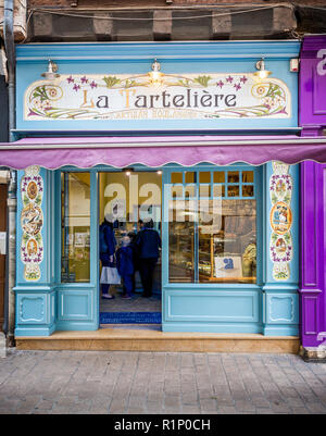 Chiusura del panificio colorati in Chalon sur Saone, Borgogna, in Francia il 16 aprile 2016 Foto Stock