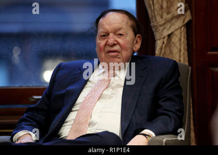 NEW YORK NEW YORK - MARZO 14: Business Magnate Sheldon Adelson In conversazione con il Rabbino Shmuley Boteach a valori del mondo Rete su Marzo 14, 2016 a New York City. (Foto di Steve Mack/S.D. Mack foto) Foto Stock