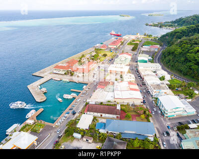 Uturoa, Polinesia Francese: Centro citta', Porto Porto e traghetti per Tahaa. Raiatea, Leeward Islands, Isole della Società, Oceania, Pacifico del Sud. Foto Stock
