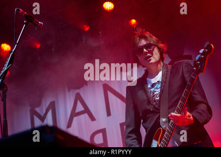 Manic Street predicatori (bass player Nicky filo) - Live da Times Square a Newcastle upon Tyne - Agosto 2017 Foto Stock