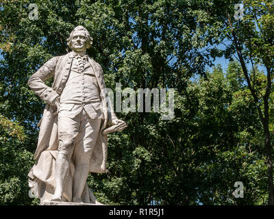 Statua del monumento Lessing, Tedesco: Lessing-Denkmal, scrittore Gotthold Ephraim Lessing presso Tiergarten di Berlino, Germania Foto Stock