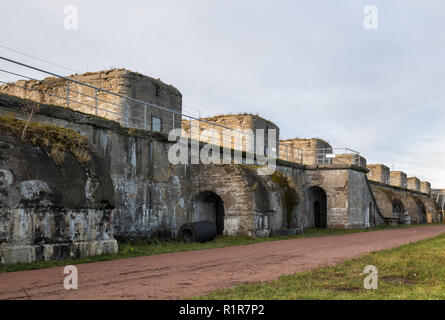 Rovine della batteria di artiglieria del fianco destro del Fort Costantino, 1901, Kronstadt, Russia Foto Stock