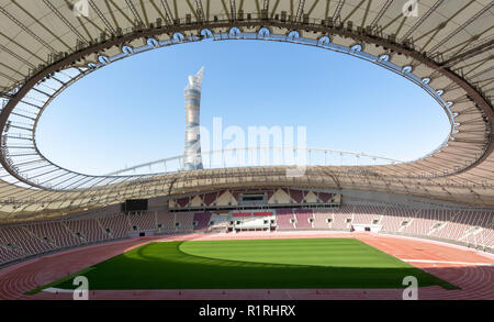 Doha in Qatar. Xi Nov, 2018. Una vista generale del Khalifa International Stadium. Il Qatar è l'hosting del 2022 FIFA World Cup. Credito: -/dpa/Alamy Live News Foto Stock