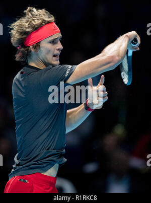 Londra, Regno Unito. 14 Nov 2018. Alexander Zverev (Germania) durante il giorno 4 del secondo round robin corrispondono all'Nitto ATP Finals Londra presso l'O2, Londra, Inghilterra il 14 novembre 2018. Foto di Andy Rowland. Credito: Andrew Rowland/Alamy Live News Foto Stock
