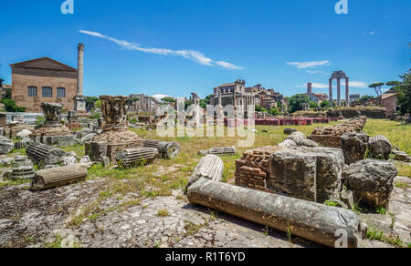 Sito archeologico della Basilica Giulia al Foro Romano, la città antica di Roma, Italia Foto Stock