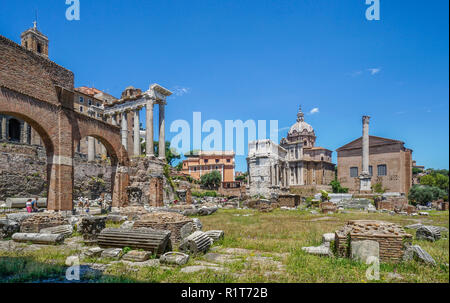 Sito archeologico della Basilica Giulia al Foro Romano, la città antica di Roma, Italia Foto Stock