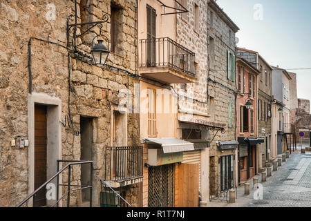 Rue de la Citadelle, città vecchia sezione collinare di Porto-Vecchio, Freto microregion, Corse-du-Sud, Corsica, Francia Foto Stock