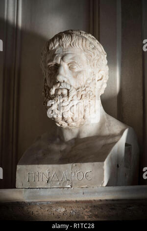 Roma. L'Italia. Busto di Pindari (Pindaros/Pindarus, ca. 522 - ca. 443 BC) Greco antico poeta lirico da Tebe nella Sala dei Filosofi, C