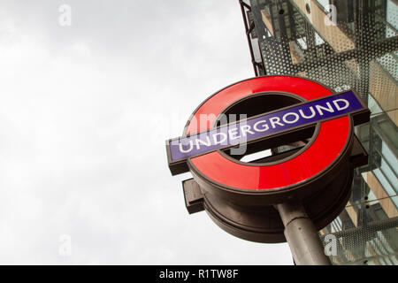 Londra/Inghilterra - 3 Giugno 2014: London Underground segno Foto Stock