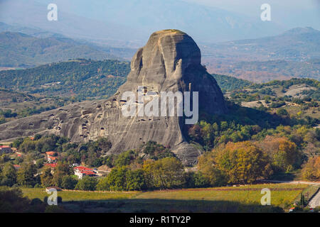 Meteora, sito patrimonio mondiale dell'UNESCO, conglomerati di torri e monasteri, Grecia Foto Stock