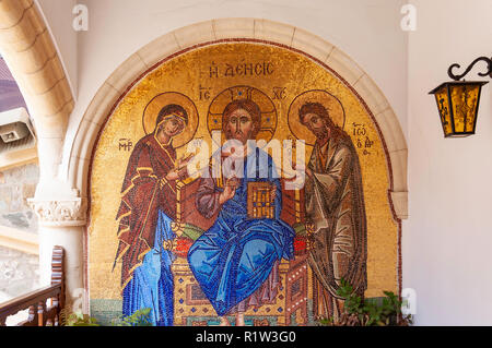 Cristiano mosaico oro nel Monastero di Kykkos, Kykkos, Monti Troodos, Limassol District, la Repubblica di Cipro Foto Stock