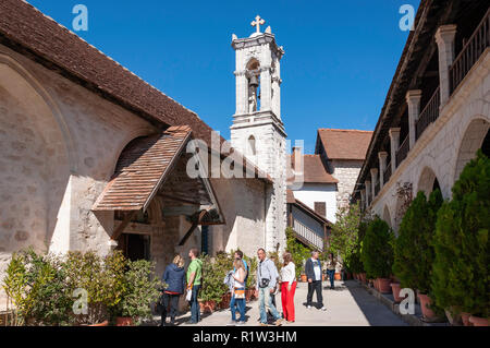 Ingresso al monastero di Chrysorrogiatissa, Pano Panagia, Monti Troodos, Limassol District, la Repubblica di Cipro Foto Stock