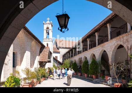 Ingresso al monastero di Chrysorrogiatissa, Pano Panagia, Monti Troodos, Limassol District, la Repubblica di Cipro Foto Stock