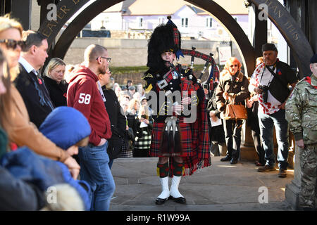Lone piper dal Royal Scots Dragoon Guards Wellington Servizio ricordo una parata 2018 Foto Stock