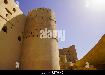 Bahla Fort in annuncio Dakhiliya vicino a Nizwa, Oman. Foto Stock