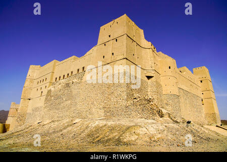 Bahla Fort in annuncio Dakhiliya vicino a Nizwa, Oman. Foto Stock